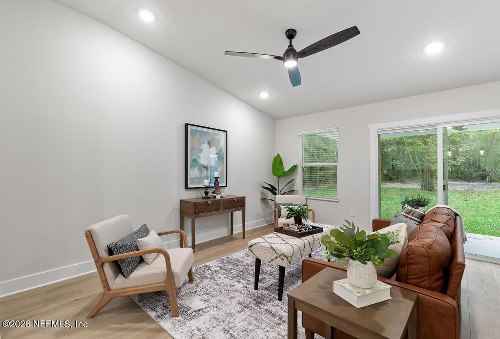 5114 Parete Road South Jacksonville, FL 32218 - Photo 24 of 44 Living Room