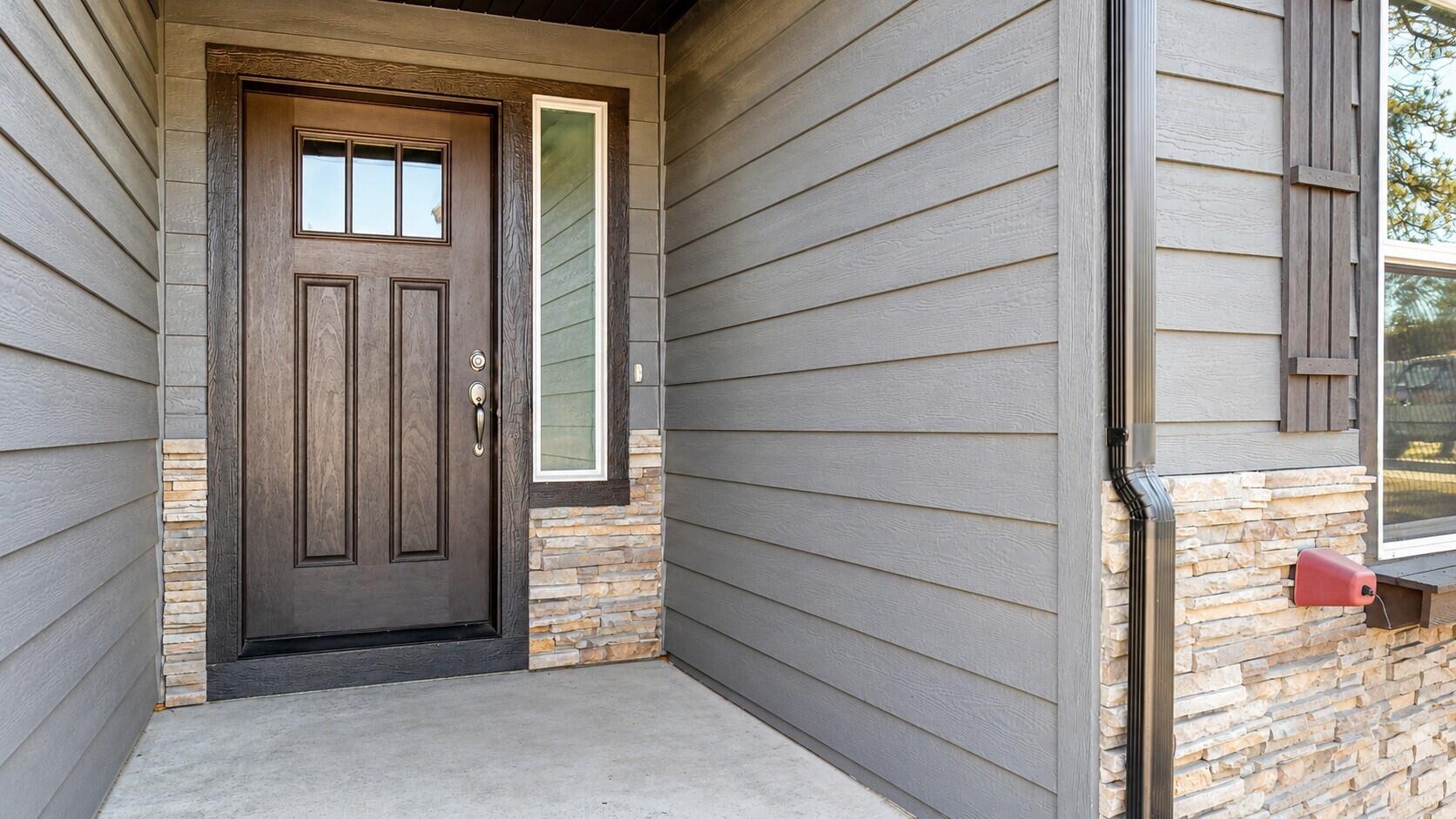 680 McKinney Ranch Road Sisters, OR 97759 - Photo 7 of 41 a view of front door