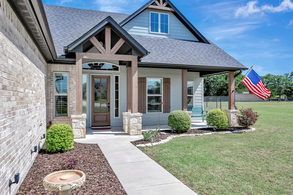 3224 North Cardinal Road Azle, TX 76020 - Photo 3 of 40 Sip sweet tea on your front porch!