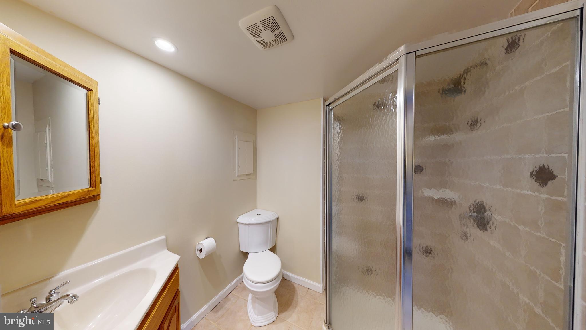 1324 Northgate Square Reston, VA 20190 - Photo 13 of 32 Lower level full Bath
