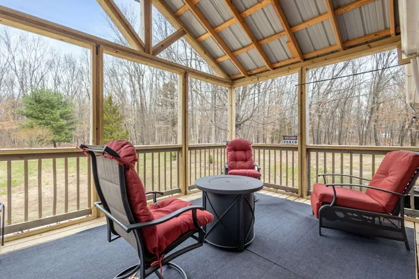 $374,900 | 7200 East 150th Street North, Grovertown, IN 46531