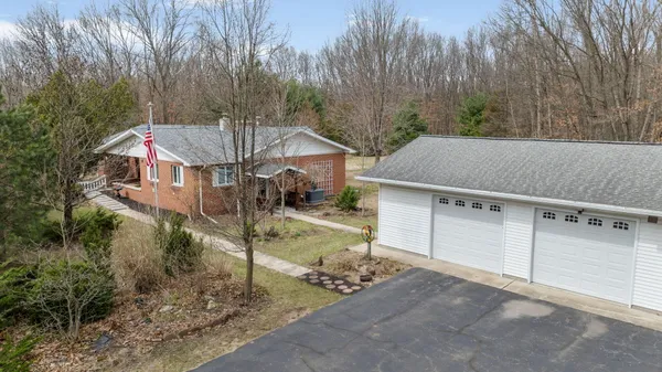 $374,900 | 7200 East 150th Street North, Grovertown, IN 46531