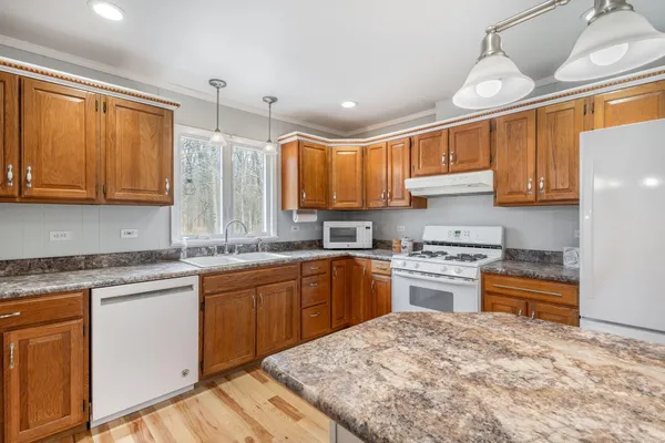 $374,900 | 7200 East 150th Street North, Grovertown, IN 46531