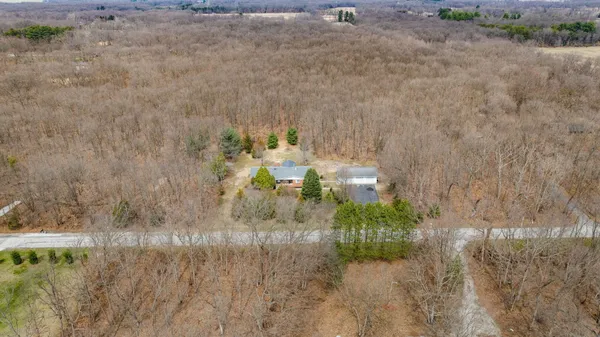 $374,900 | 7200 East 150th Street North, Grovertown, IN 46531