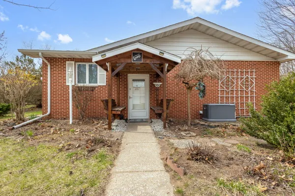 $374,900 | 7200 East 150th Street North, Grovertown, IN 46531