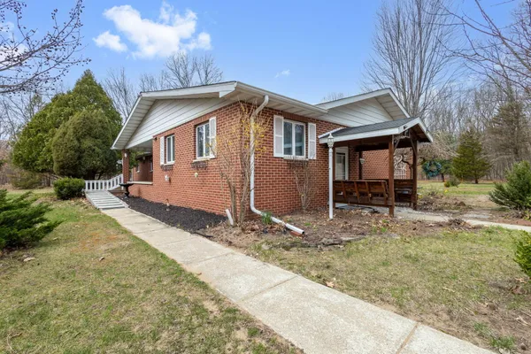 $374,900 | 7200 East 150th Street North, Grovertown, IN 46531