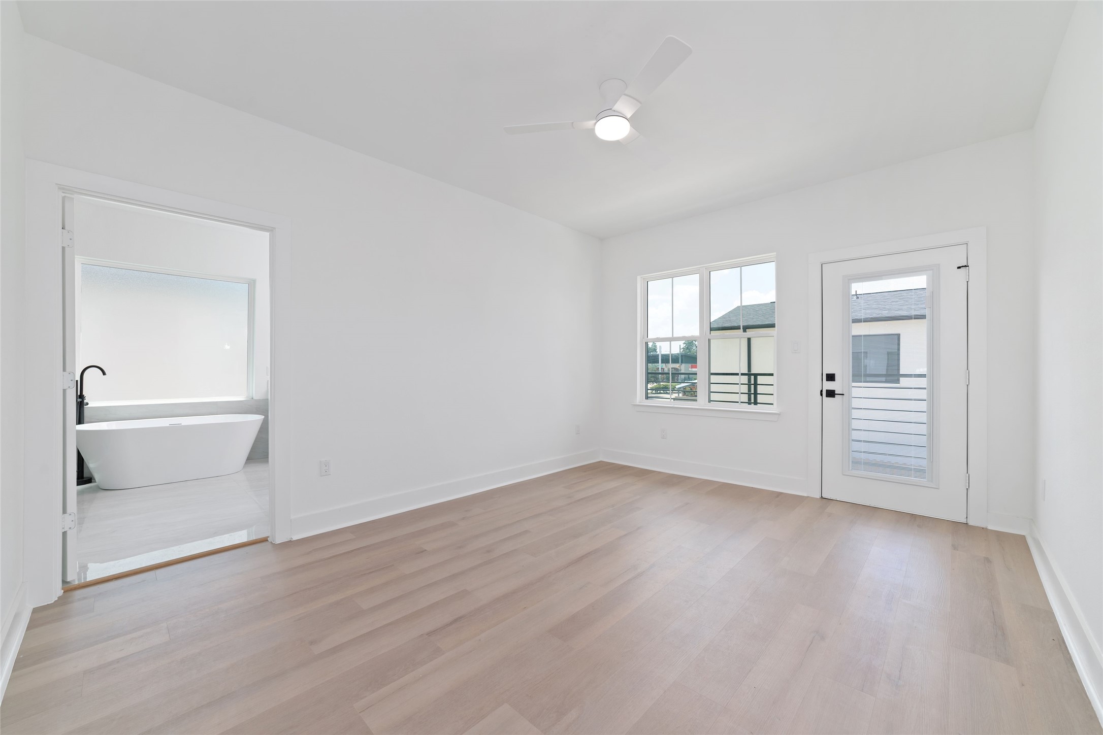1811 North Spring Drive, Unit 7 Houston, TX 77373 - Photo 15 of 25 Gallery Image 15