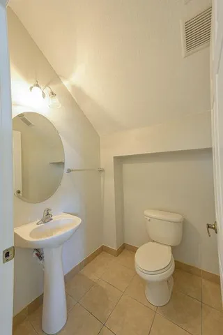 $2,700 | 297 Lake Monterey Circle, Boynton Beach, FL 33426