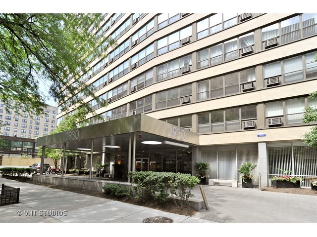 2930 North Sheridan Road, Unit 511 Chicago, IL 60657 - Photo 1 of 10 a front view of a building