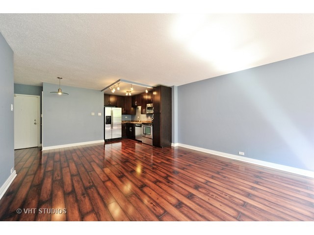2930 North Sheridan Road, Unit 511 Chicago, IL 60657 - Photo 7 of 10