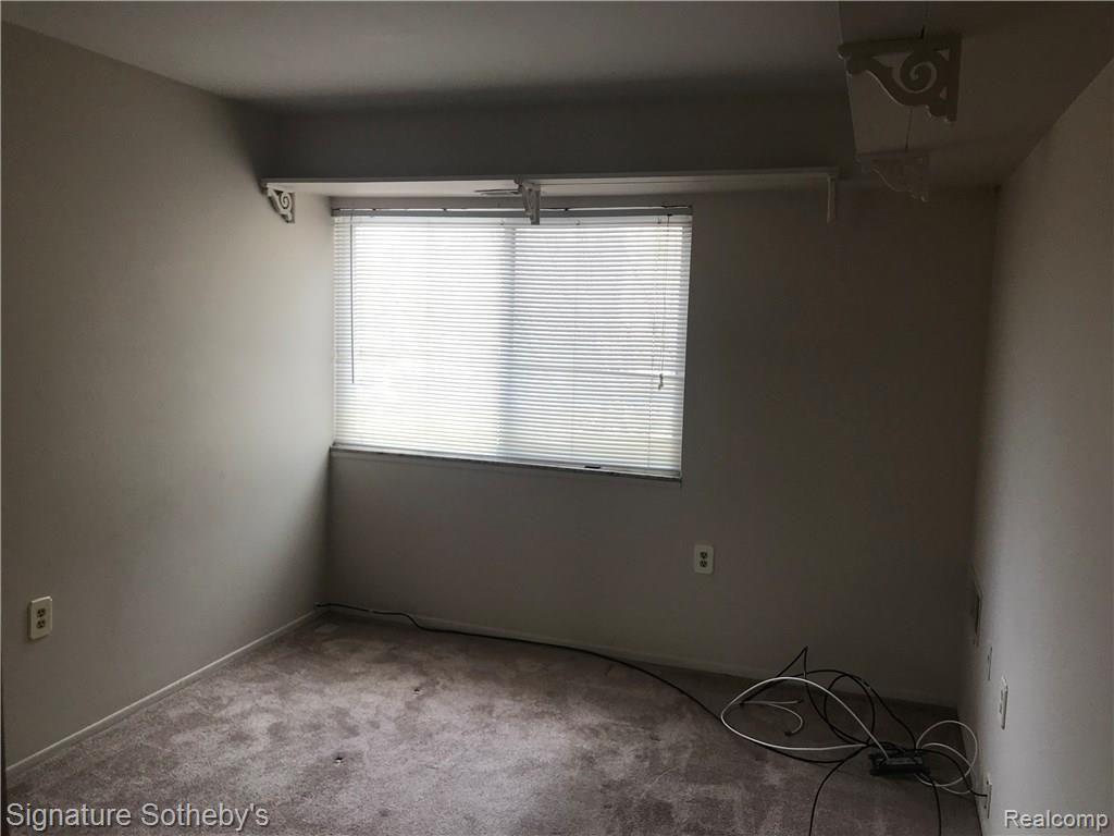 3825 Lone Pine Road, Unit 200 West Bloomfield, MI 48323 - Photo 13 of 15