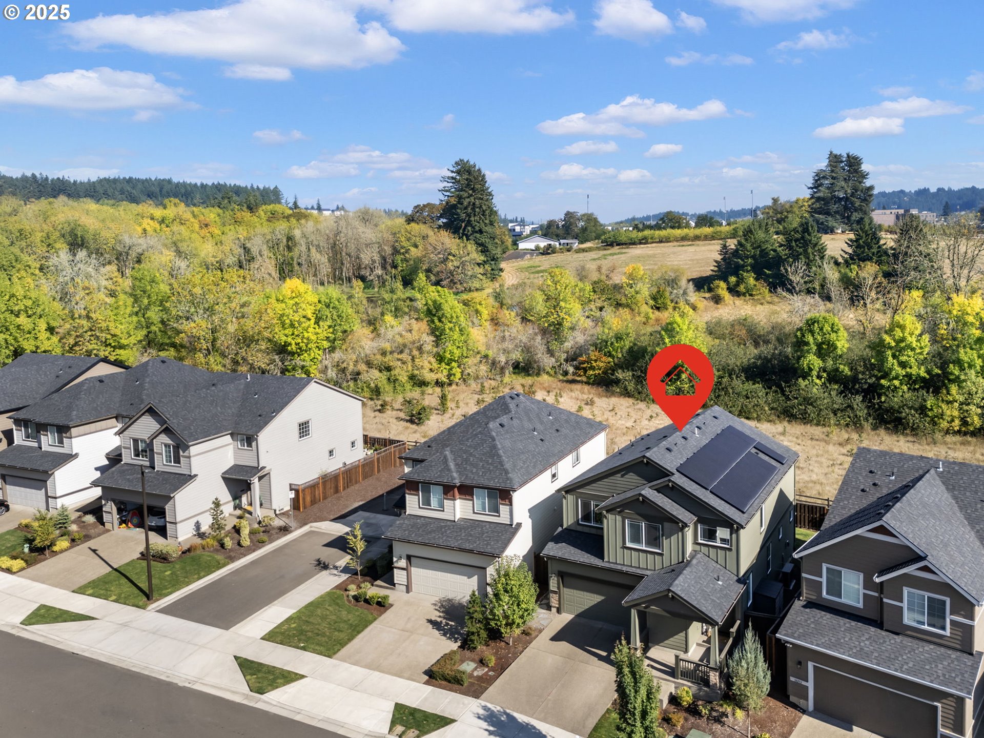 18246 Southwest Silvertip Street Beaverton, OR 97007 - Photo 46 of 46 a view of a terrace with sitting area