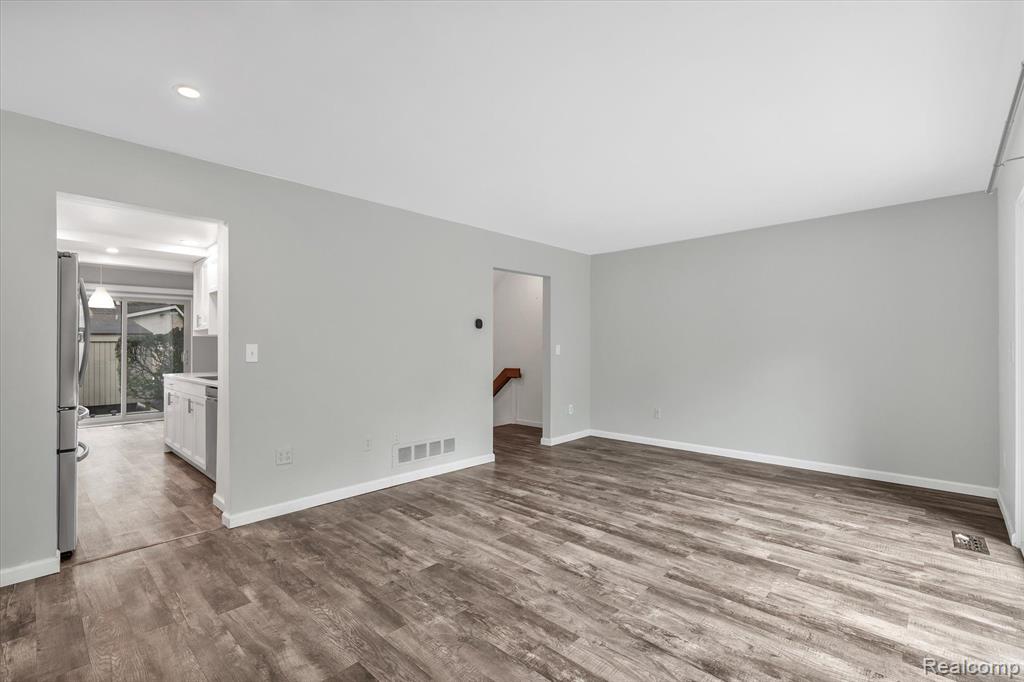 639 Oakbrook West Rochester Hills, MI 48307 - Photo 10 of 51