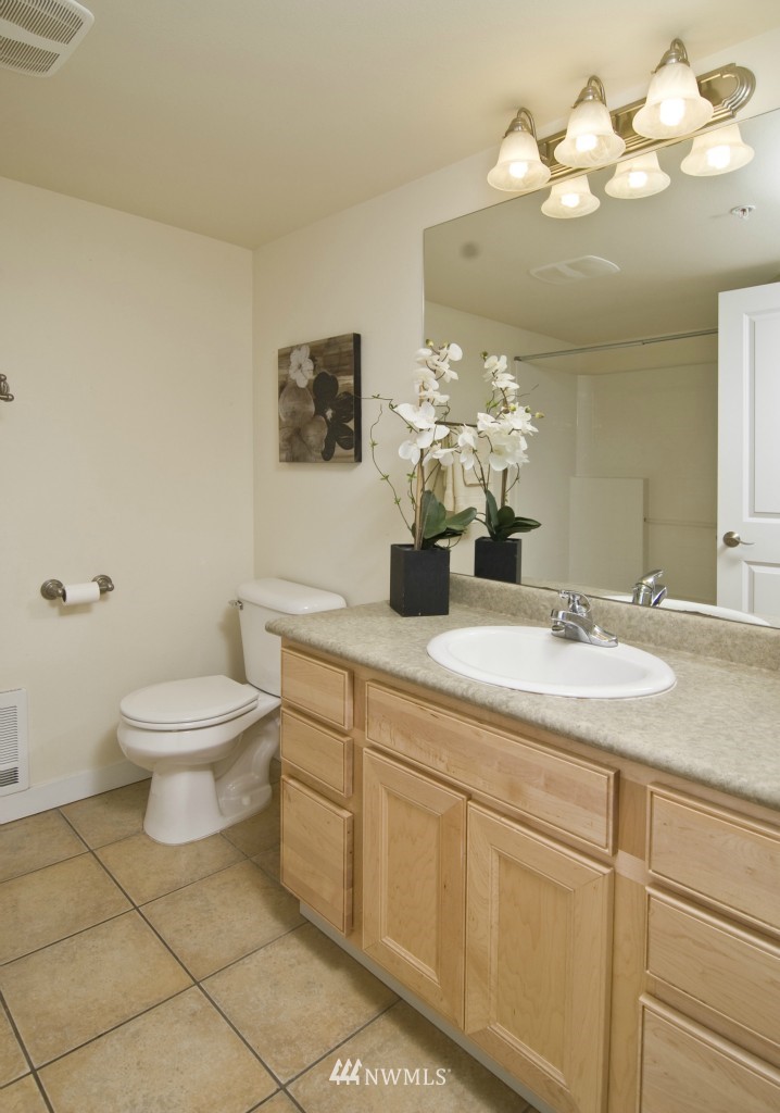 8075 Harborview Road, Unit 104 Blaine, WA 98230 - Photo 14 of 18 Gallery Image 14