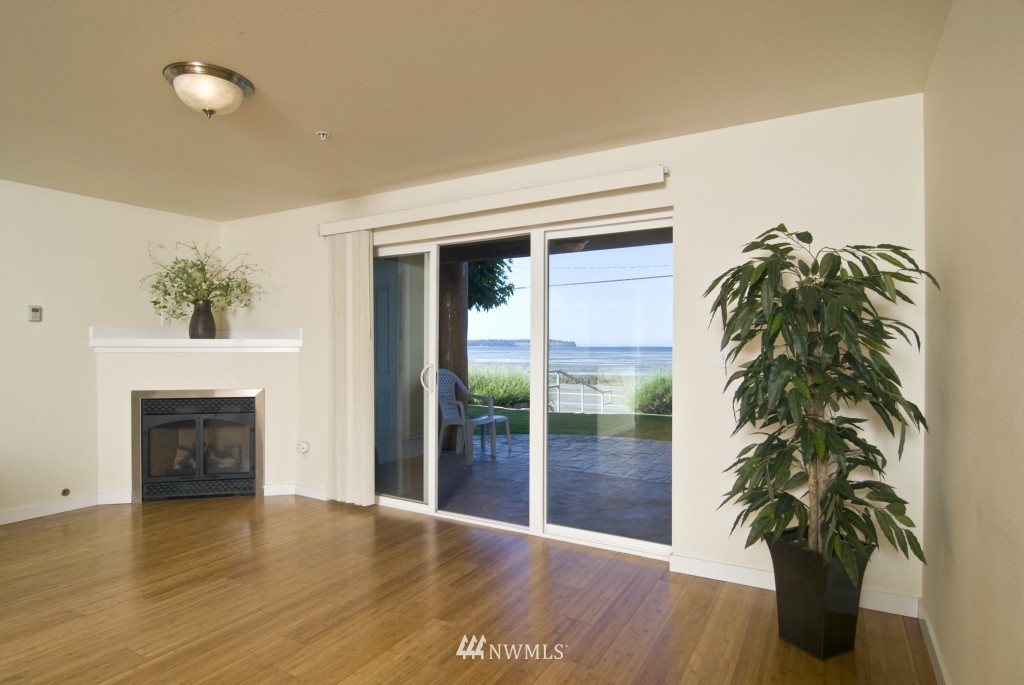 8075 Harborview Road, Unit 104 Blaine, WA 98230 - Photo 5 of 18 Gallery Image 5