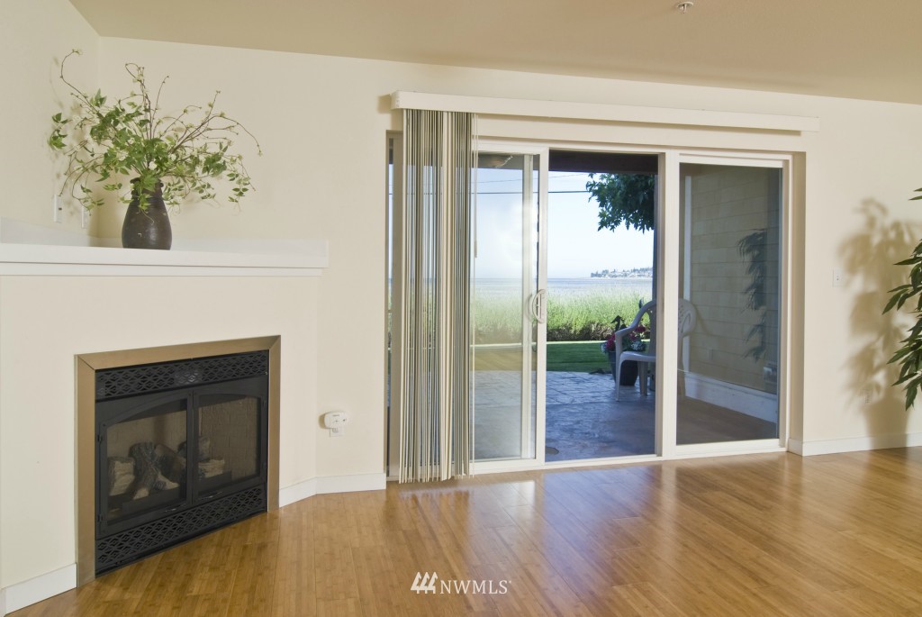 8075 Harborview Road, Unit 104 Blaine, WA 98230 - Photo 6 of 18 Gallery Image 6