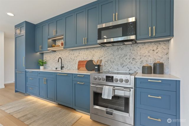 $710,000 | 2808 22nd Avenue West, Seattle, WA 98199