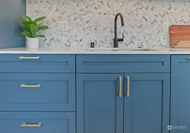 $710,000 | 2808 22nd Avenue West, Seattle, WA 98199