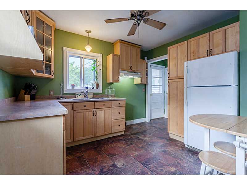 9 Stevens Road Cranston, RI 02910 - Photo 6 of 21 Kitchen.
