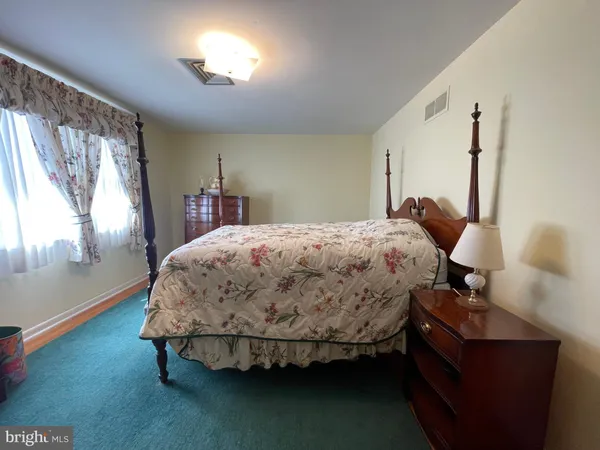 a view of utility room