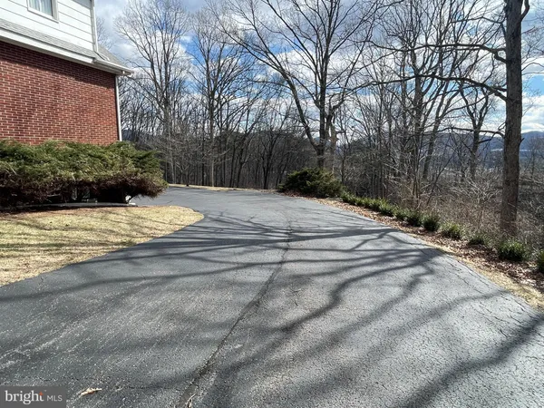 $365,000 | 15507 Ivy Court Southwest, Cumberland, MD 21502