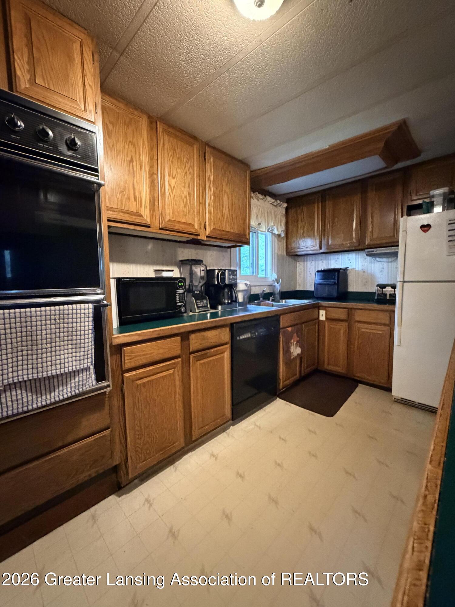 964 Rolfe Road Mason, MI 48854 - Photo 12 of 31 IMG_0561