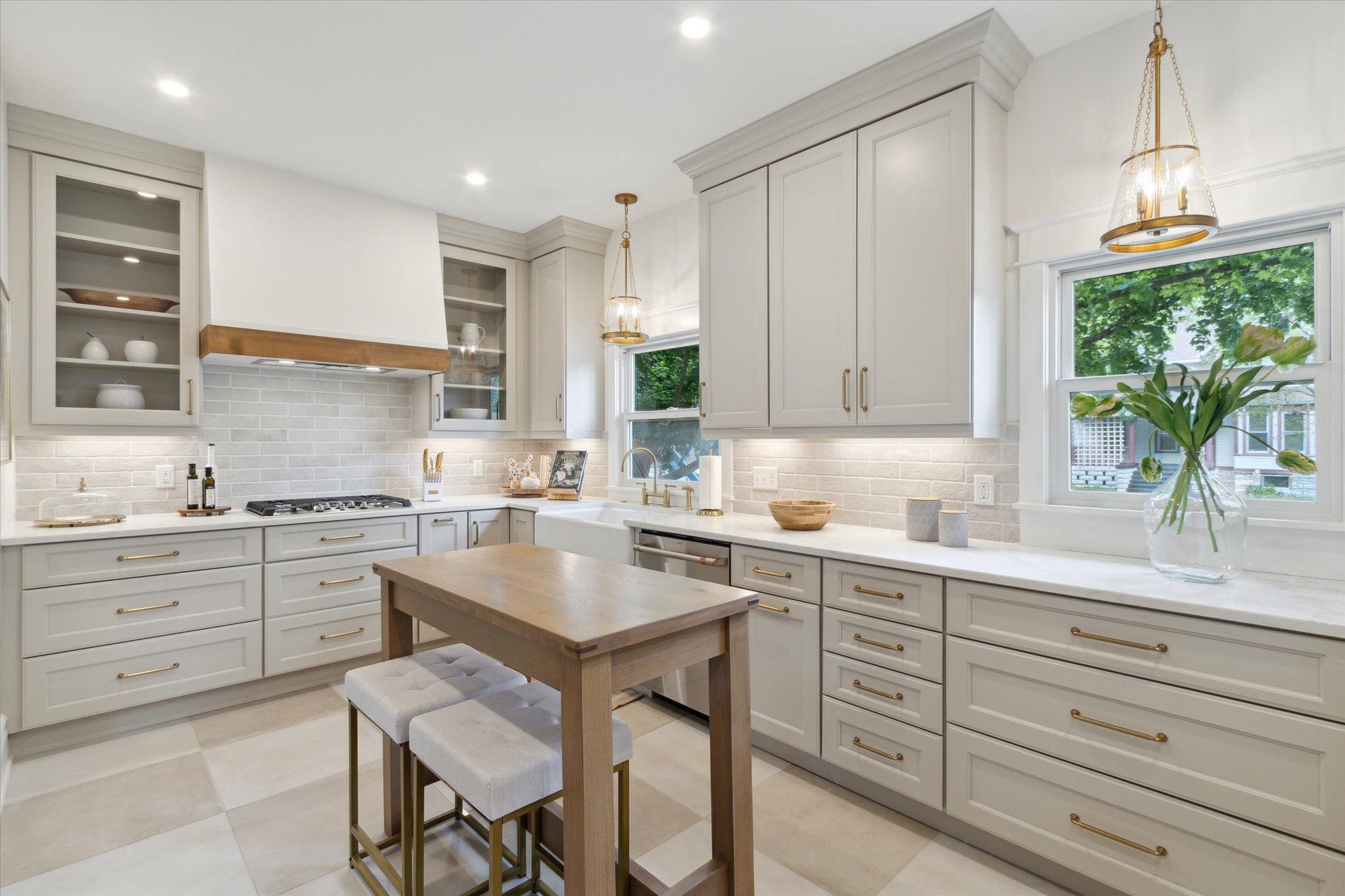 748 Wisconsin Avenue Beloit, WI 53511 - Photo 12 of 38