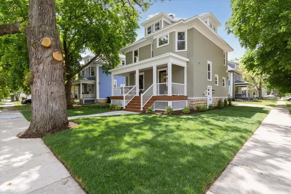$499,900 | 748 Wisconsin Avenue, Beloit, WI 53511