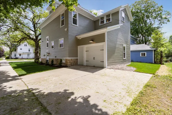 $499,900 | 748 Wisconsin Avenue, Beloit, WI 53511