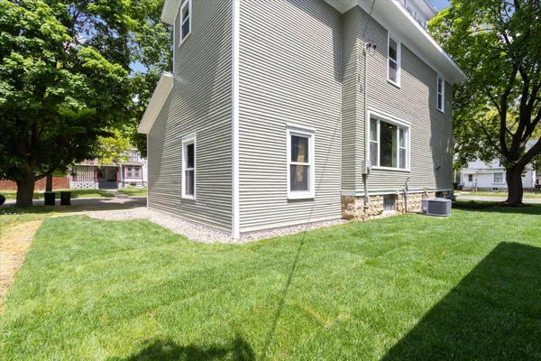 $499,900 | 748 Wisconsin Avenue, Beloit, WI 53511