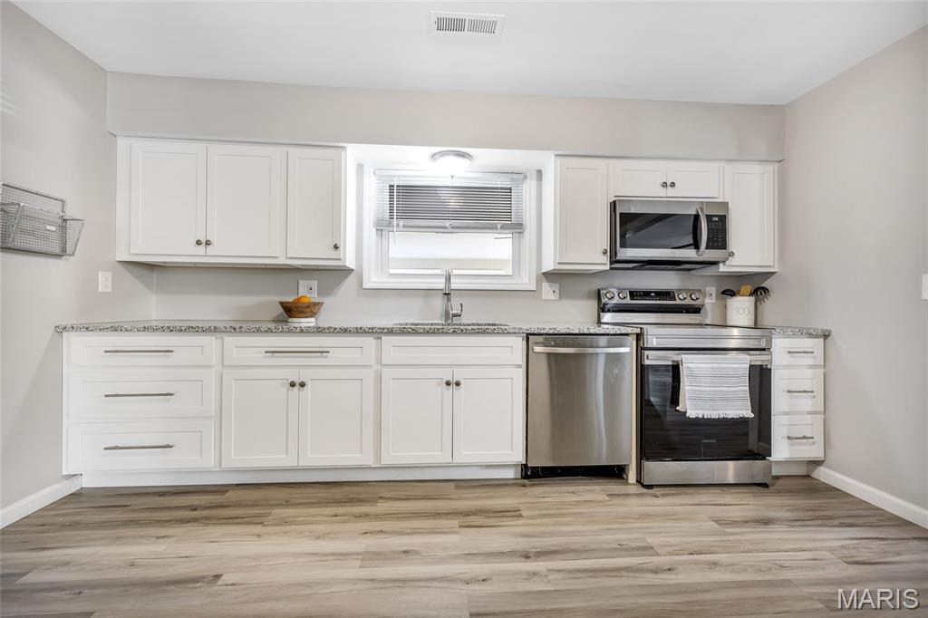 1220 South Point Prairie Road Wentzville, MO 63385 - Photo 5 of 27