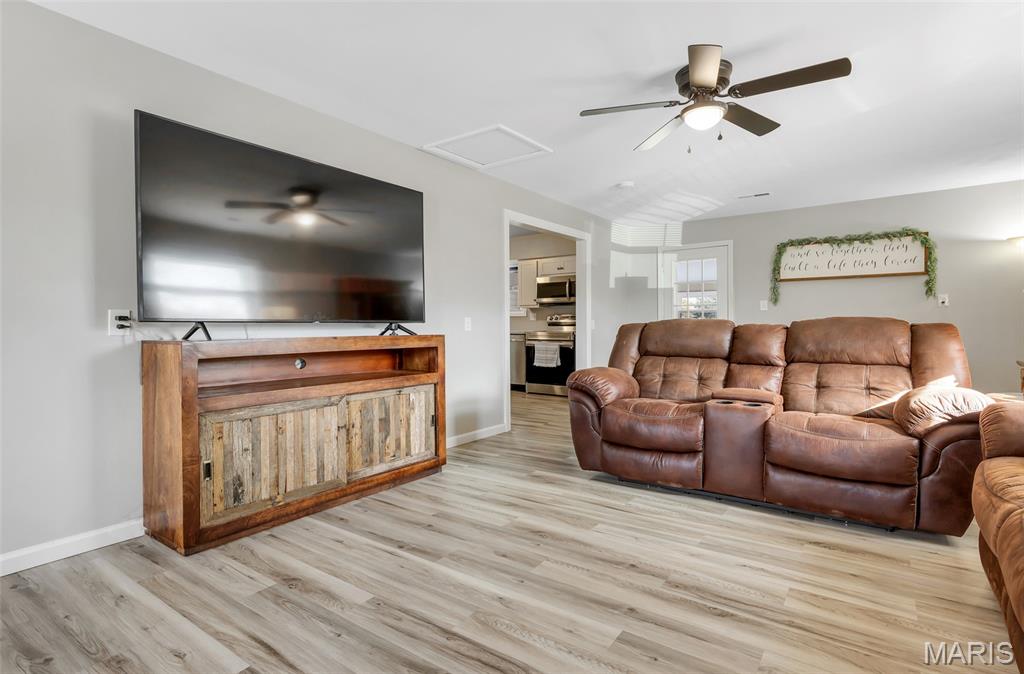 1220 South Point Prairie Road Wentzville, MO 63385 - Photo 9 of 27