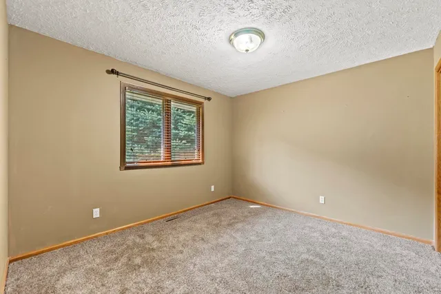 $265,000 | 1726 Baintree Road, Lake Summerset, IL 61019