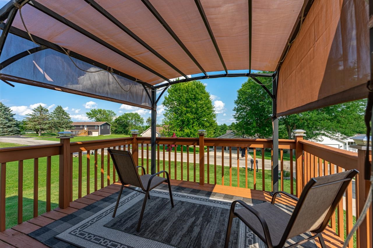 1726 Baintree Road Lake Summerset, IL 61019 - Photo 30 of 39 a view of a two chairs in the balcony