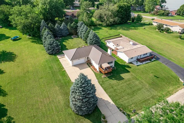 $265,000 | 1726 Baintree Road, Lake Summerset, IL 61019