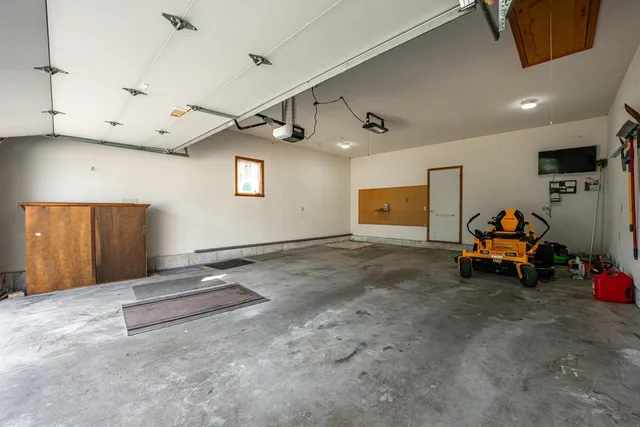 $265,000 | 1726 Baintree Road, Lake Summerset, IL 61019