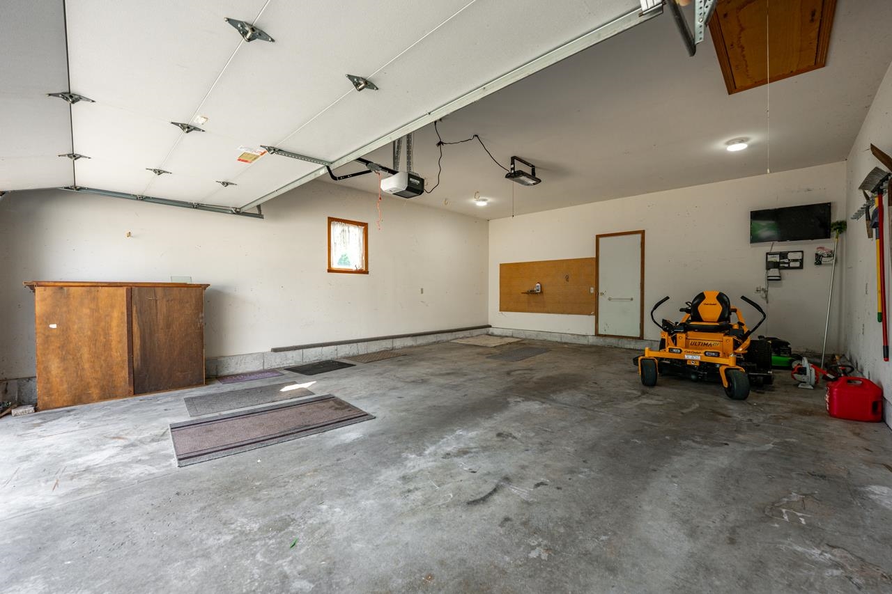 1726 Baintree Road Lake Summerset, IL 61019 - Photo 31 of 39 a view of a room with gym equipment