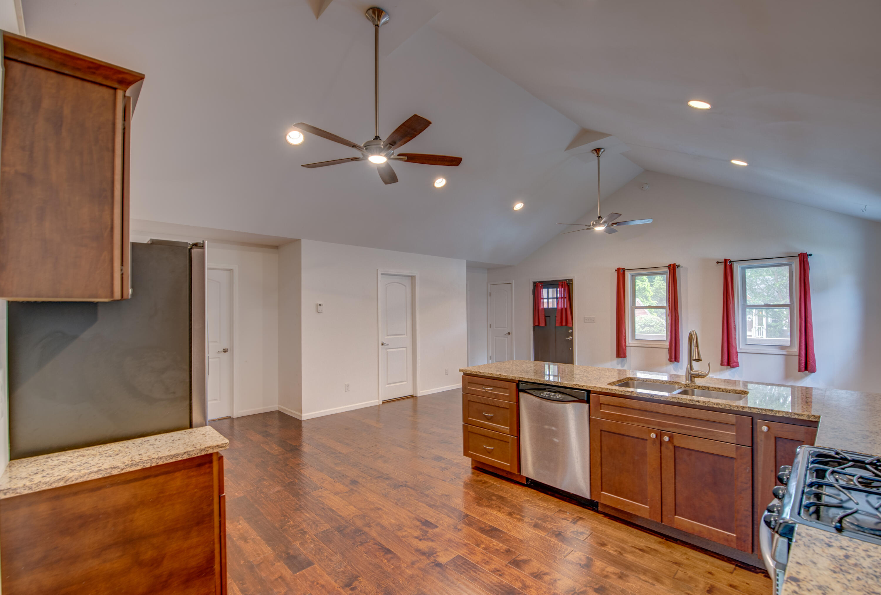 902 Institute Street Valparaiso, IN 46383 - Photo 8 of 36 3000x2025