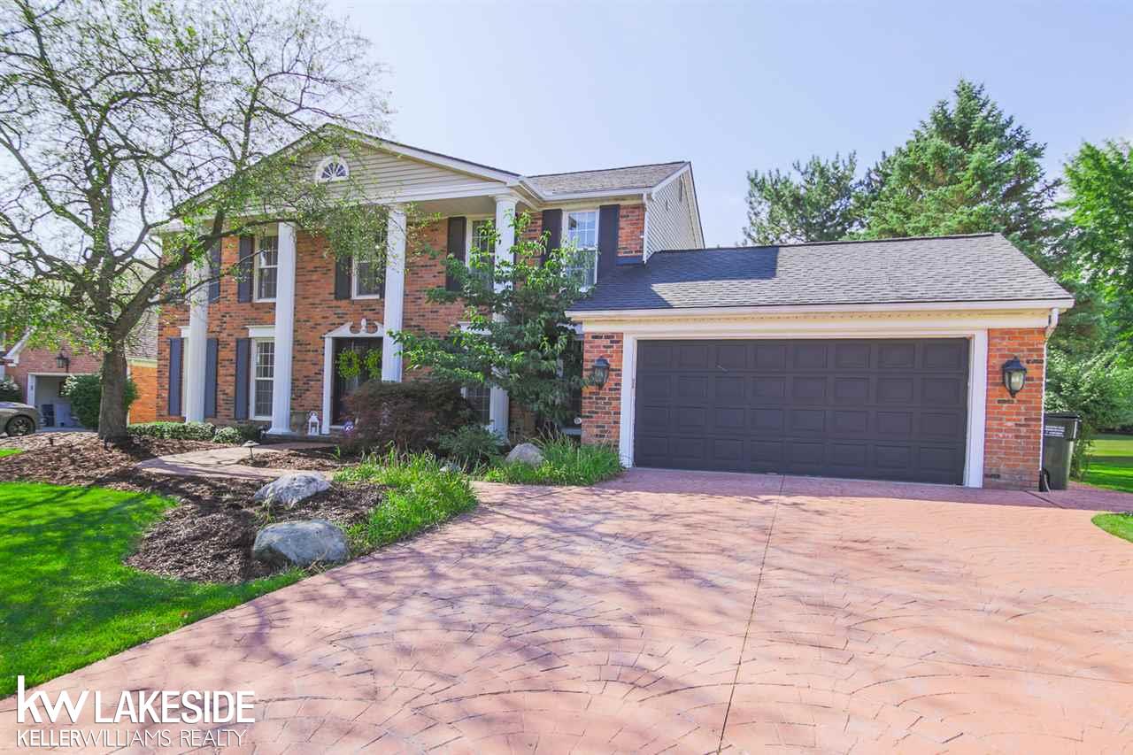 2437 Rancroft Beat Rochester Hills, MI 48306 - Photo 4 of 33