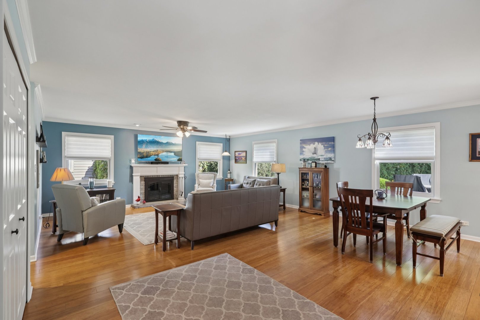 329 Timber Hill Road Buffalo Grove, IL 60089 - Photo 8 of 43