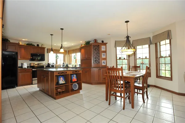 $500,000 | 111 Que Vista Drive West, Catlin, NY 14845