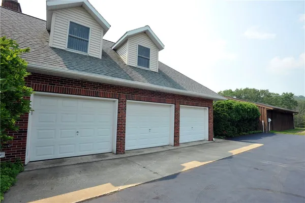 $500,000 | 111 Que Vista Drive West, Catlin, NY 14845