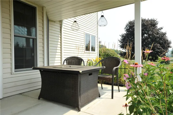 $500,000 | 111 Que Vista Drive West, Catlin, NY 14845