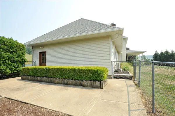 $500,000 | 111 Que Vista Drive West, Catlin, NY 14845