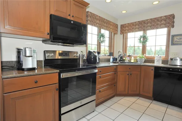 $500,000 | 111 Que Vista Drive West, Catlin, NY 14845