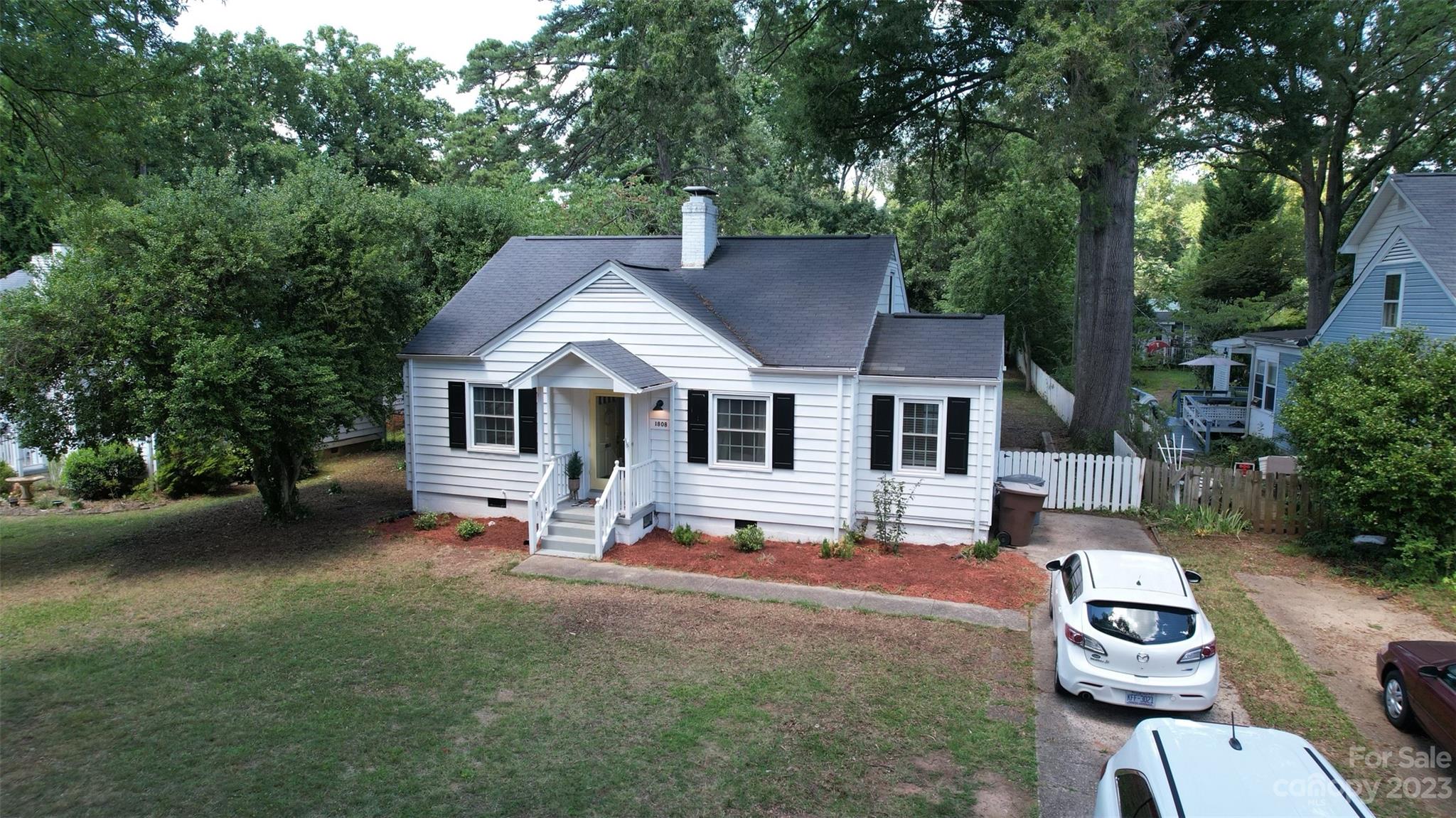 1808 Independence Road Greensboro, NC 27408 - Photo 4 of 32 Gallery Image 4