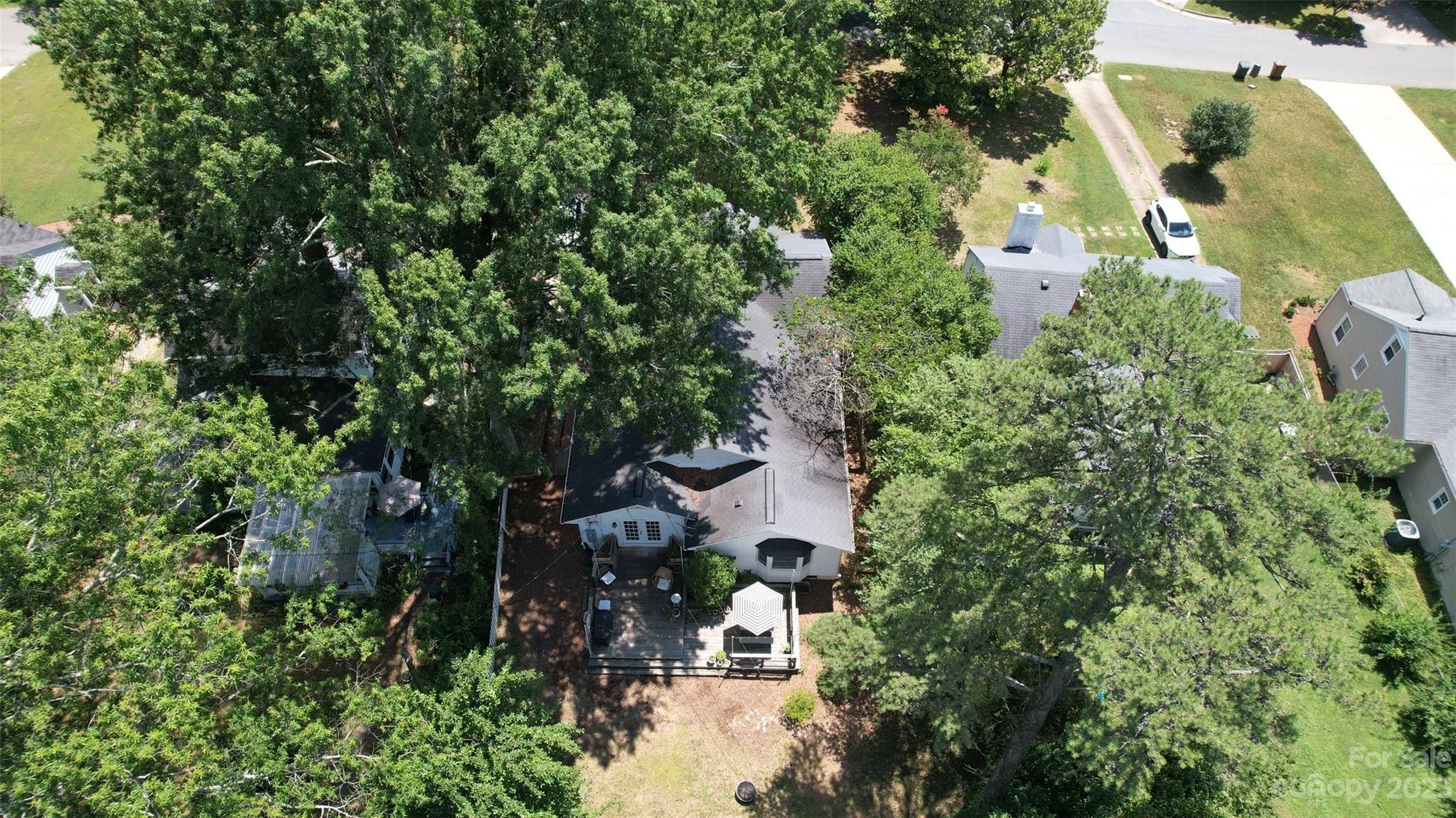 1808 Independence Road Greensboro, NC 27408 - Photo 6 of 32 Gallery Image 6
