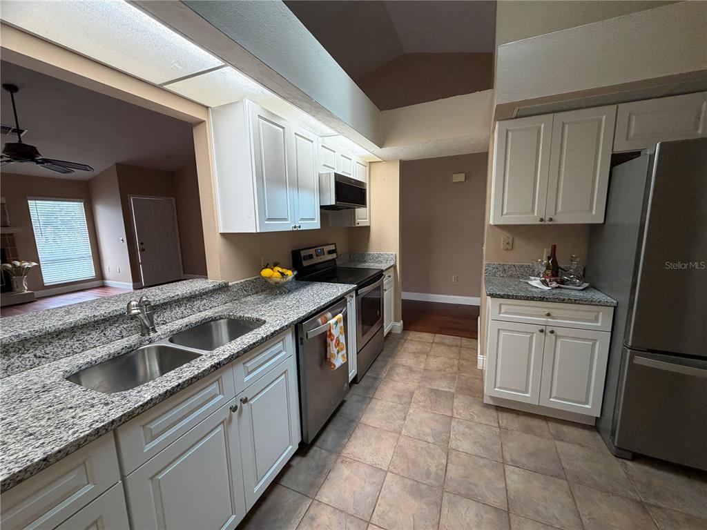 2315 Southeast 19th Circle Ocala, FL 34471 - Photo 14 of 42