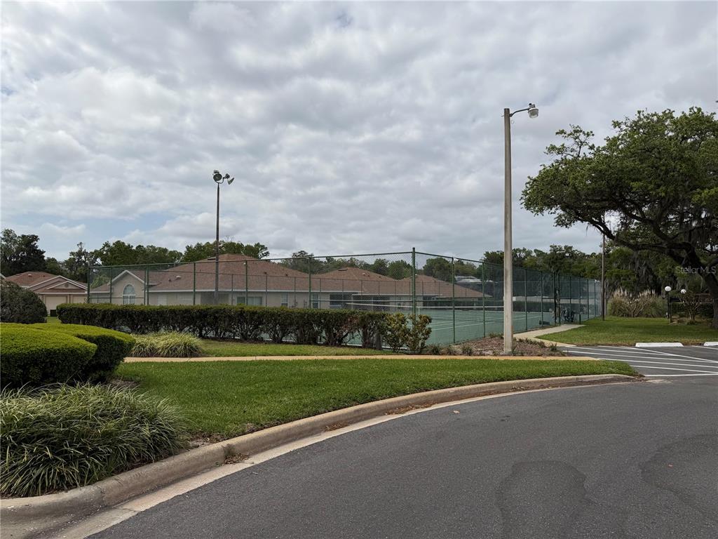 2315 Southeast 19th Circle Ocala, FL 34471 - Photo 5 of 42