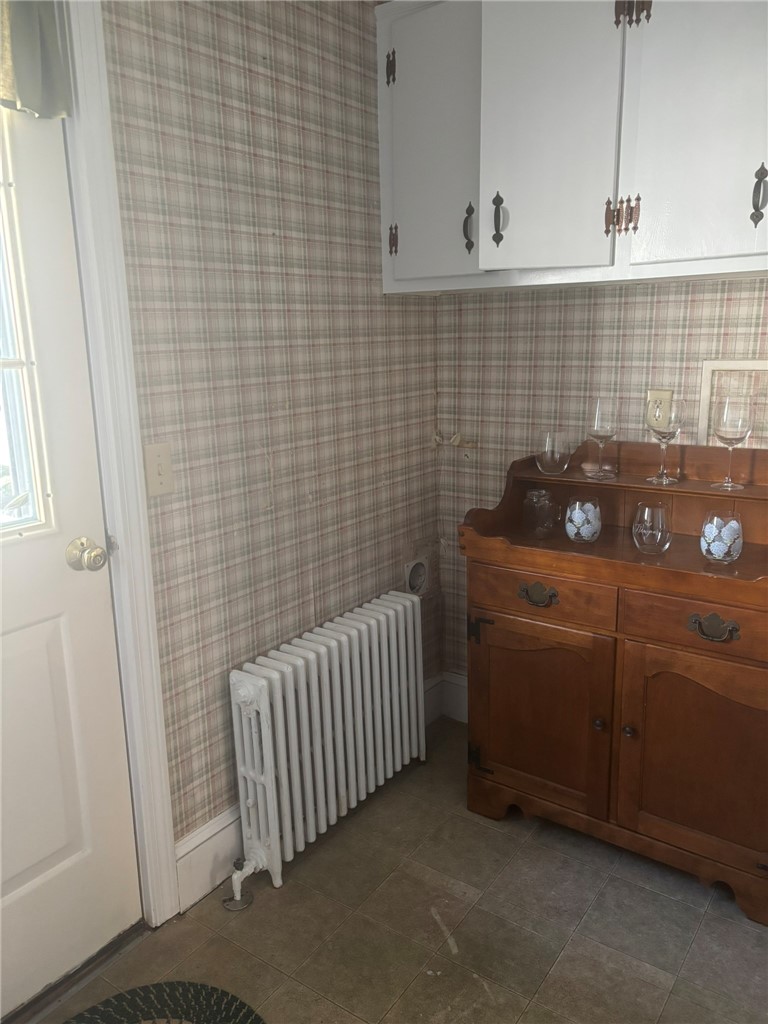 11 Eastnor Road Newport, RI 02840 - Photo 9 of 27